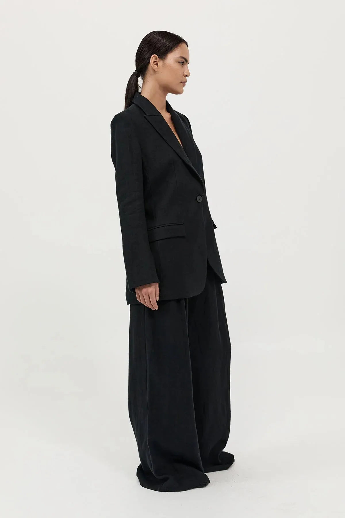 TAILORED LINEN BLAZER - BLACK